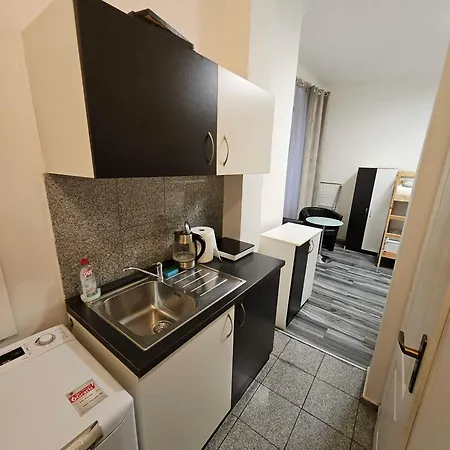 Small Apartment In Downtown For Groups Prague Exterior photo