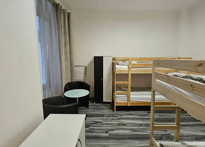 Small Apartment In Downtown For Groups